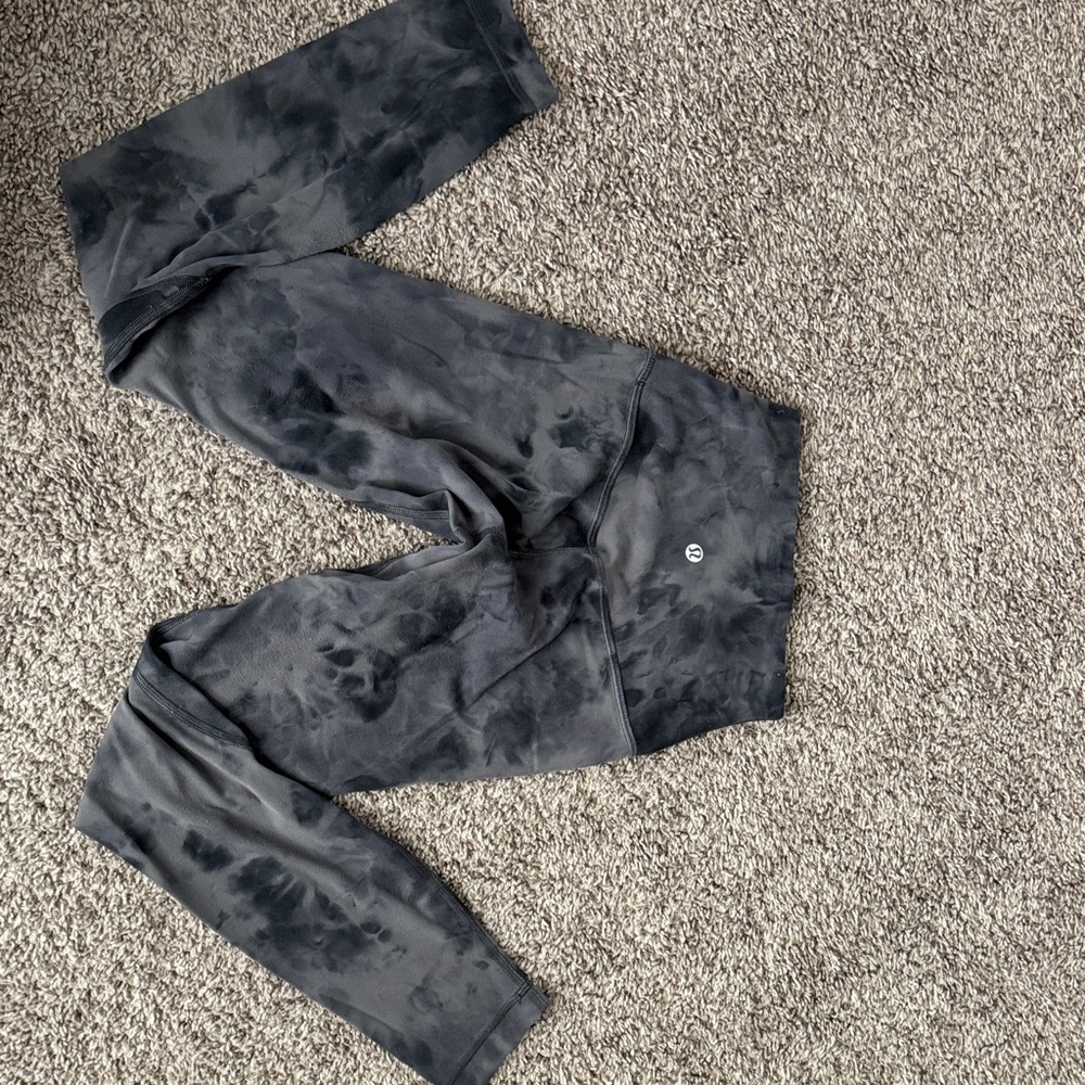 Lulu size 0 Black Tie-Dye Leggings